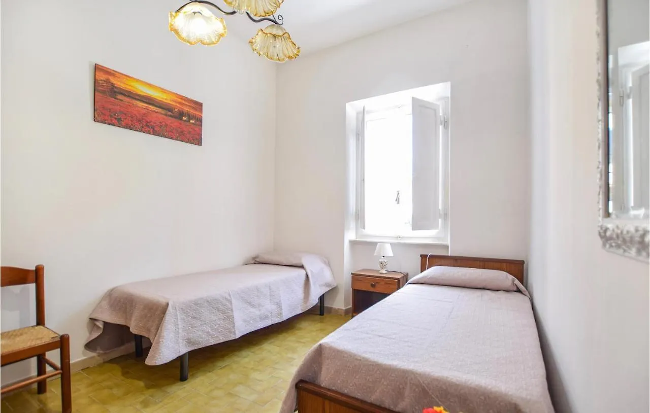 2 Bedroom Nice Home In Capezzano Pianore 0*,  이탈리아